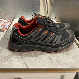 Salomon hiking shoes mens, 10.5